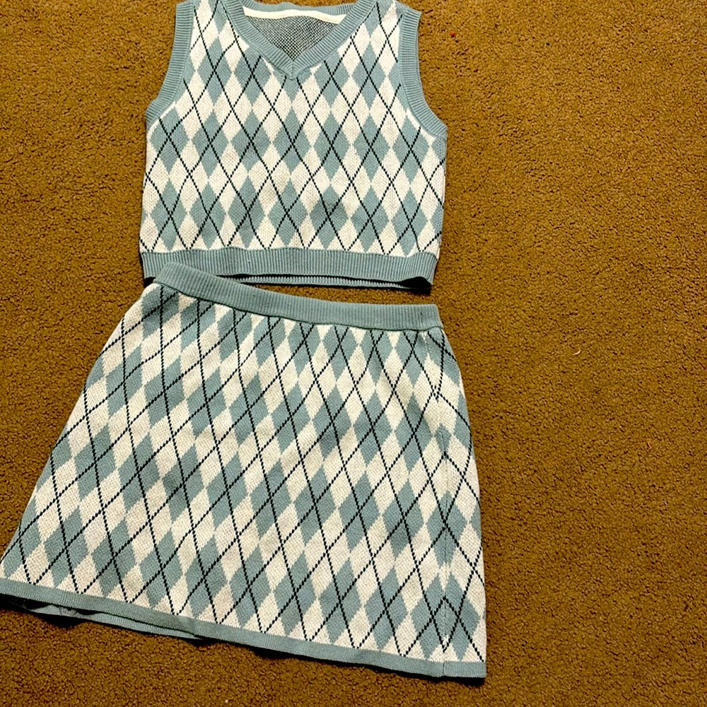 Youth Shirt and skirt set size 7/8